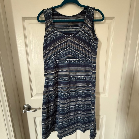 sherpa adventure gear dress, with zippered side pocket, size Medium - Picture 1 of 9